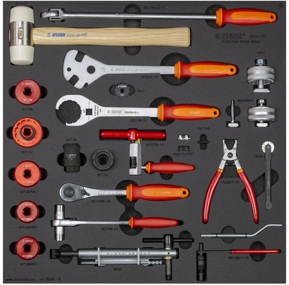 Set de herramientas en bandeja para banco de reparación de producción Trek #1